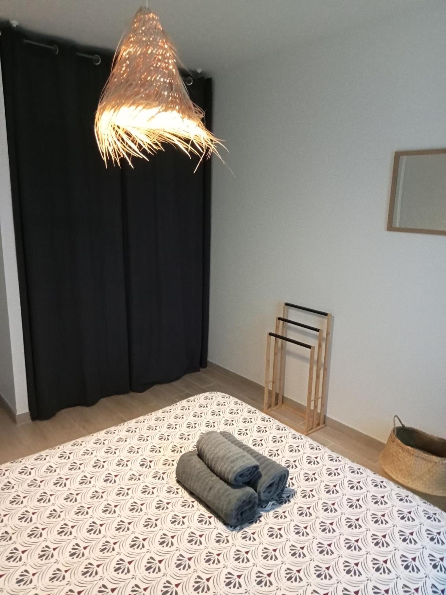 Comme A La Maison Sainte-Helene  Buitenkant foto